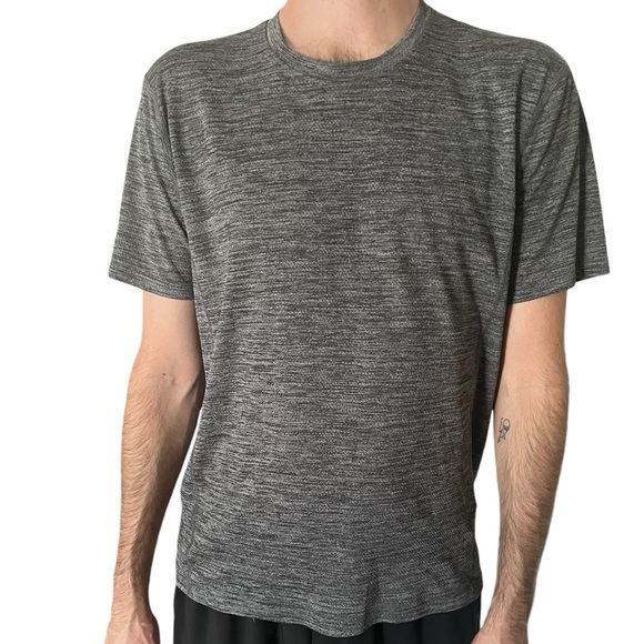 Men’s Ideology Grey Workout Tee - Picture 2 of 7